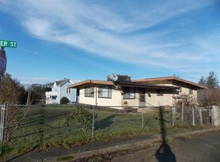 1215 Spruce St, Myrtle Point, OR 97458