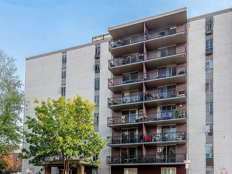 Latitude 40 — Photo 56