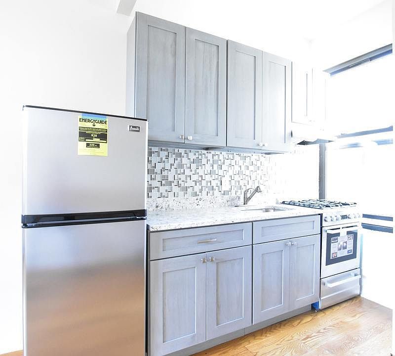 2nd image of 973 Columbus Ave APT 3A