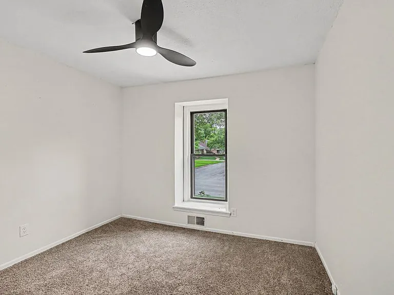 3709 NE Grant St — Photo 9