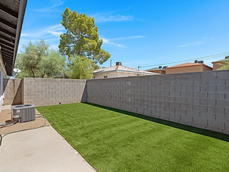 620 E Lester St #2 — Photo 20