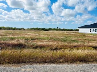 16 Northpointe Dr, Rockport, TX 78382