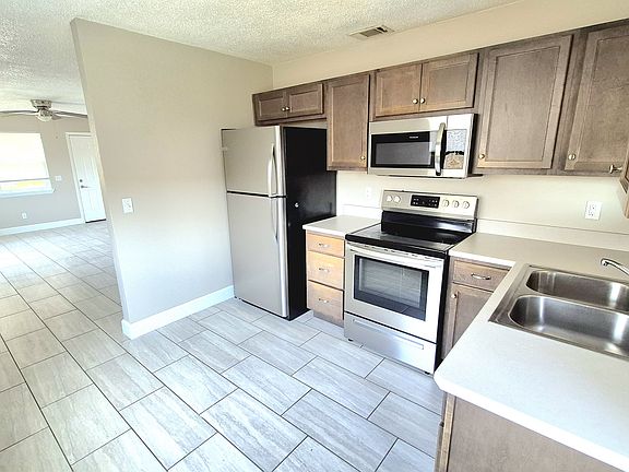5th image of 227 9th St #227
