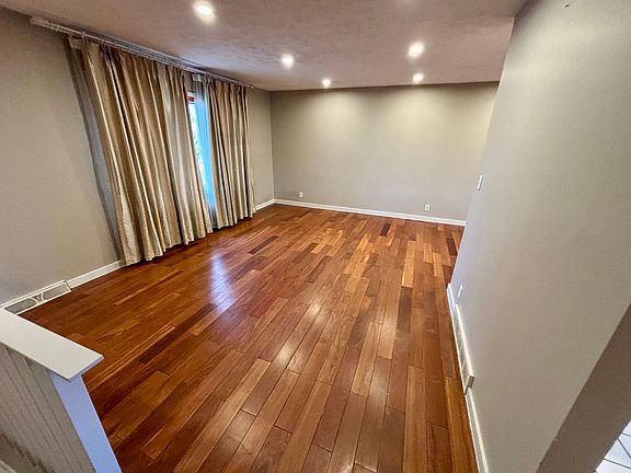 4th image of 13815 W Cir
