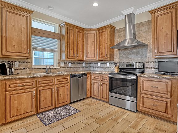5th image of 175 NE Portside Drive