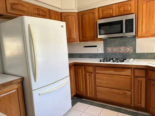 4 bed, 2308 sqft, $3,350 — Photo 3