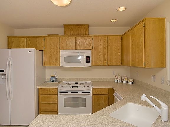New Appliances & Corian Counters