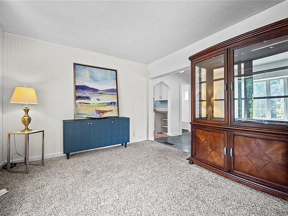 5th image of 405 Routh St