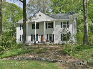 6 Knollwood Rd, Upper Saddle River, NJ 07458