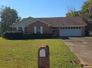 202 Lancashire Dr, Bossier City, LA 71111