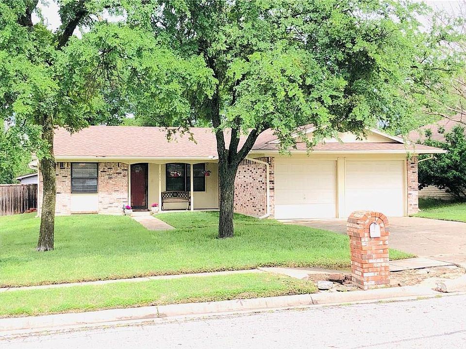1st image of 1006 Phillips Dr