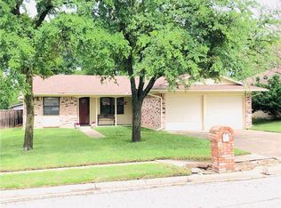 1006 Phillips Dr, Ennis, TX 75119