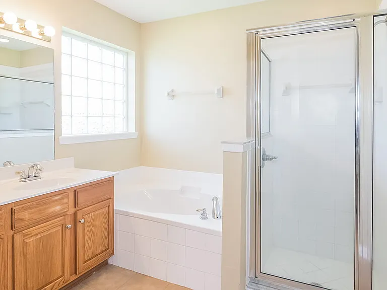 11614 Rainbow Springs Ct — Photo 10
