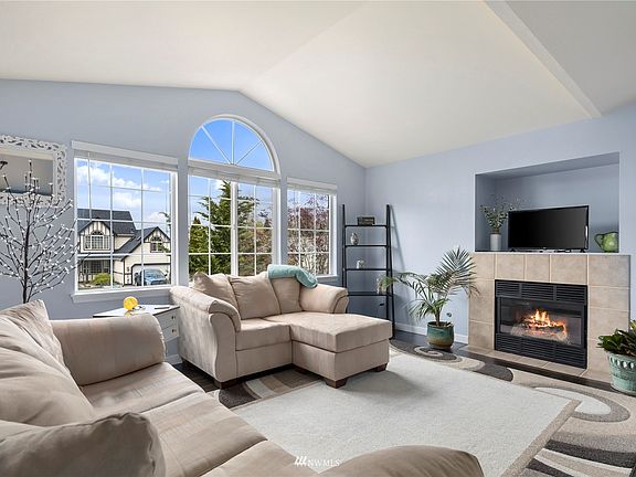 2nd image of 25224 159th St Court SE