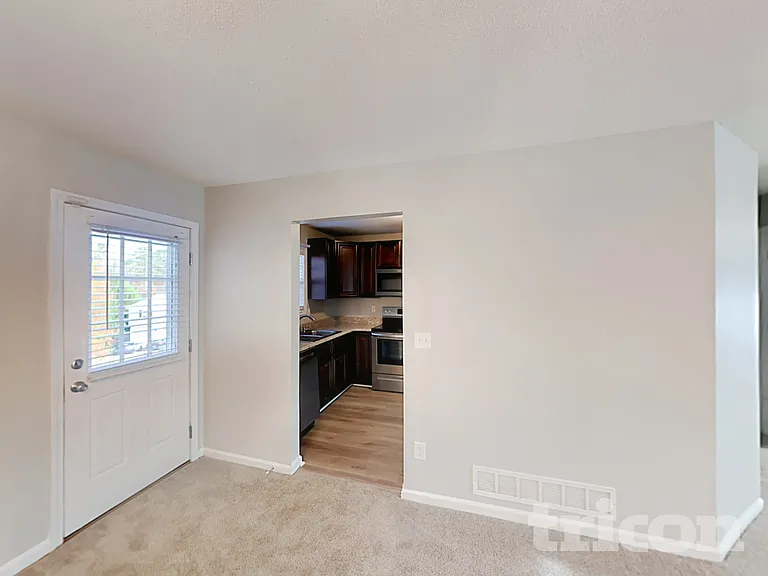 404 Remington Ct — Photo 7