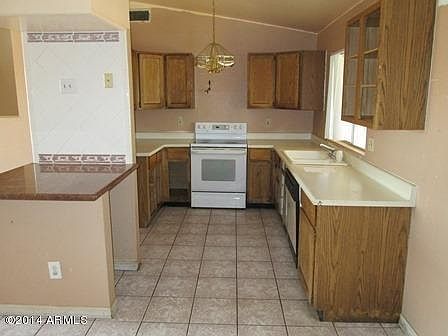 5th image of 5945 W Cambridge Ave