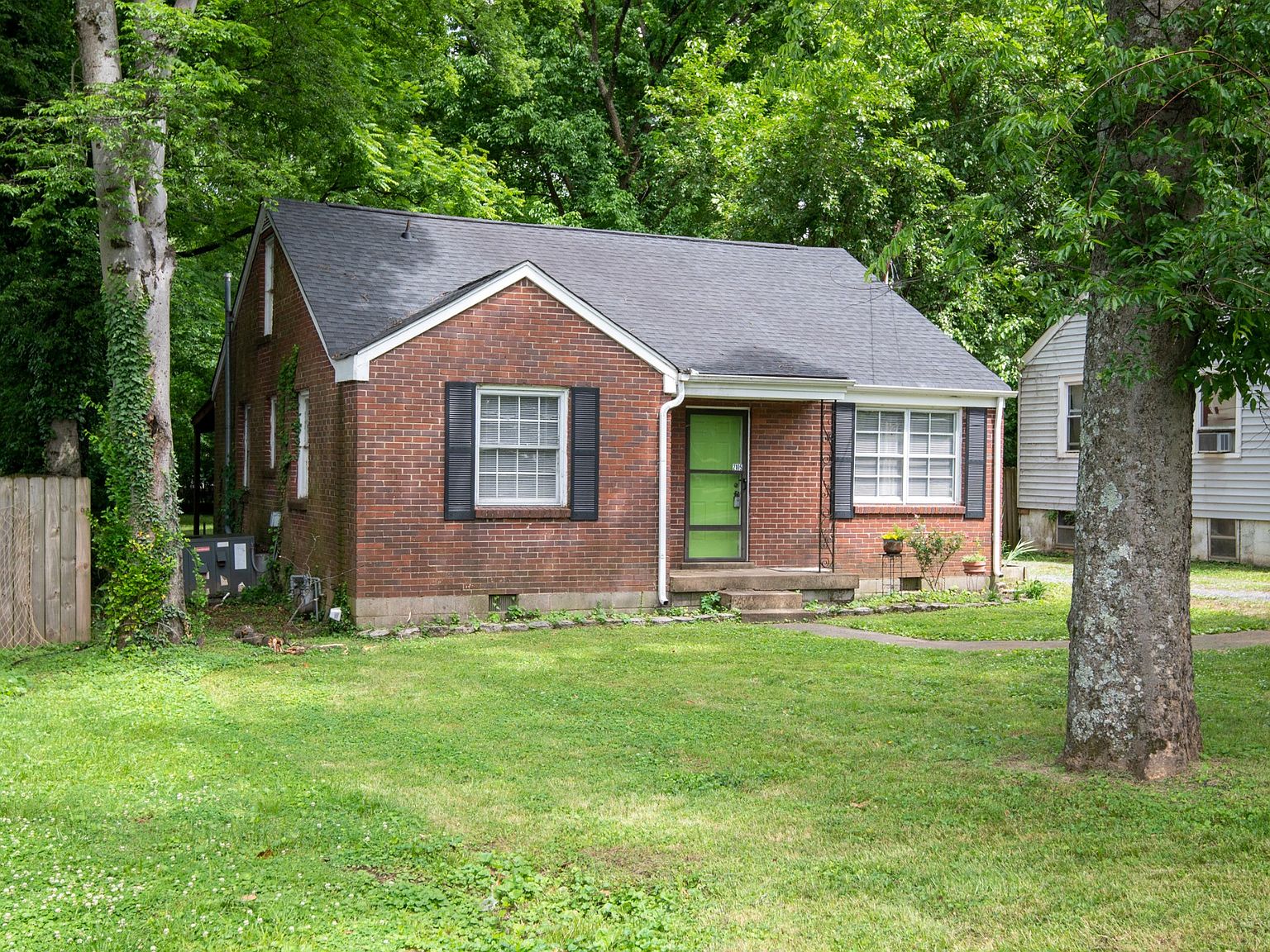 2105 Riverside Dr Nashville TN 37216 Zillow   5ccf3001744bf7de8a8ee6c85935eaa2 Cc Ft 1536 