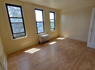 3127 96th St FLOOR 2, East Elmhurst, NY 11369