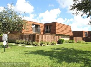 4085 Forest Hill Dr, Hollywood, FL 33026