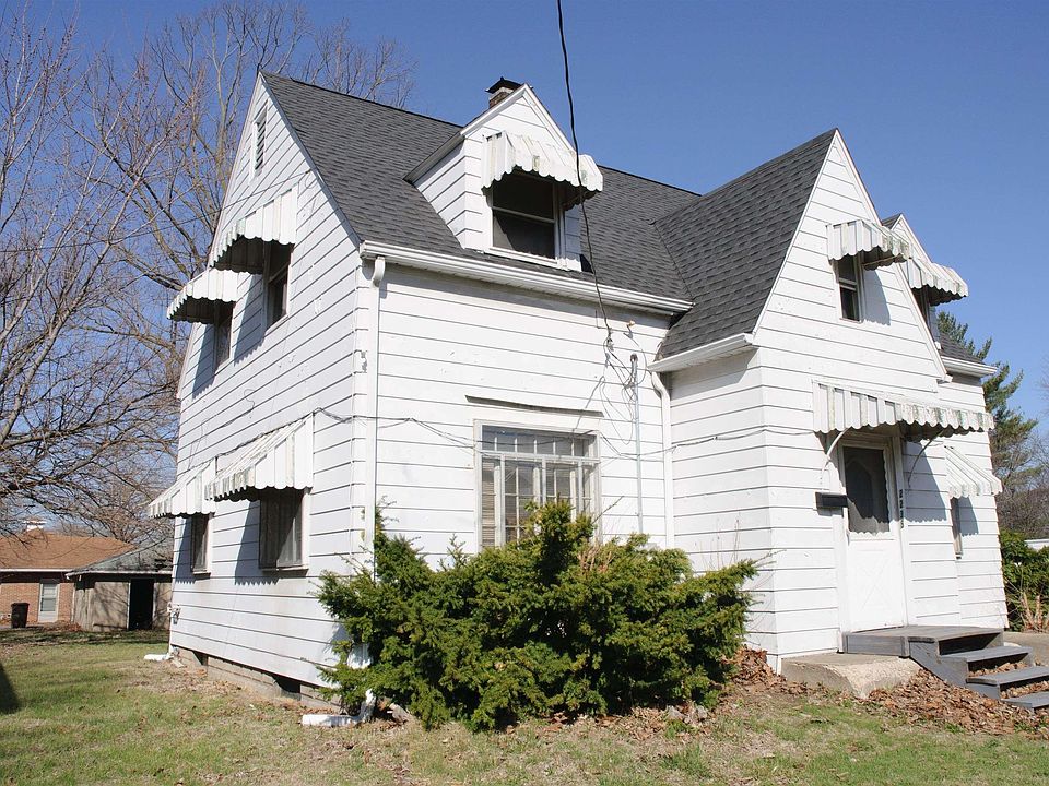 2nd image of 2235 N University St