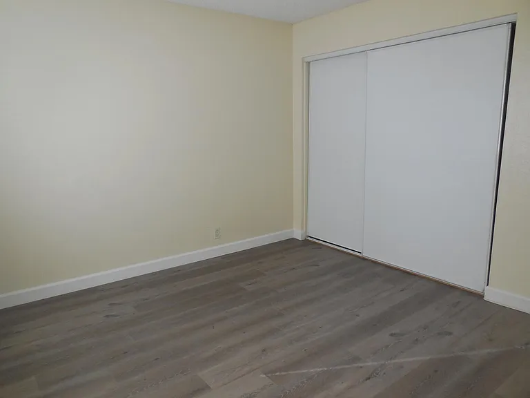833 Gaviota Ave #H — Photo 4
