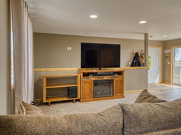 2nd image of 518 Sweetwater Cir