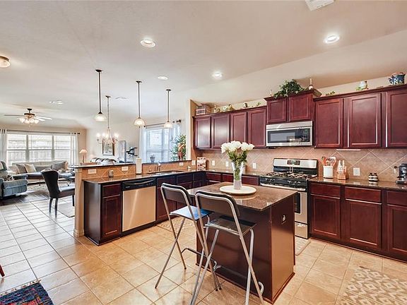 4th image of 5609 Millers Creek Dr