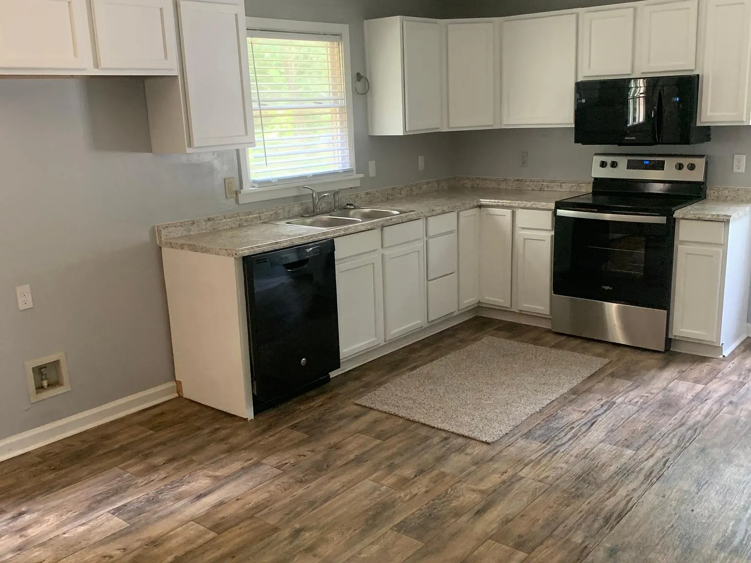 3 bed, 1104 sqft, $1,250 — Photo 3