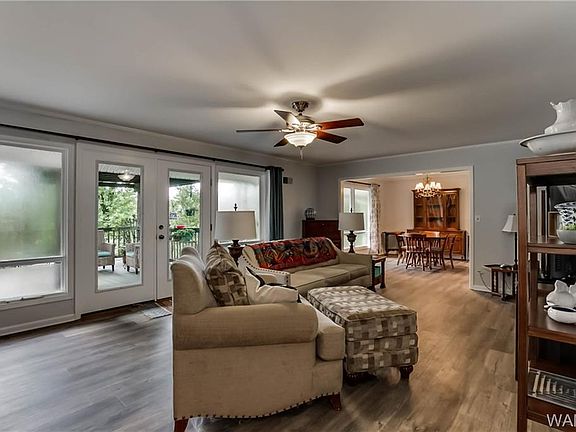 3rd image of 3431 Arcadia Dr