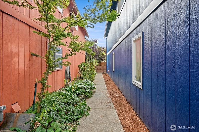 5th image of 10007 20th Avenue SW