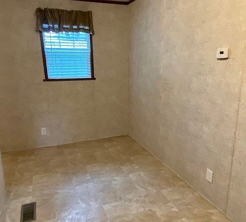 4th image of 516 Courtland Ln #283