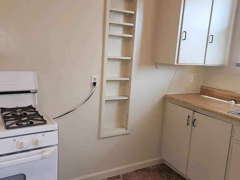 1605 Saint Clair St — Photo 11