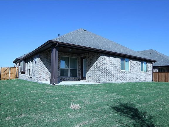 2nd image of 902 Birchwood Dr