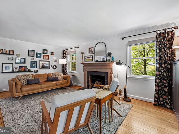 5th image of 9613 Parkwood Dr