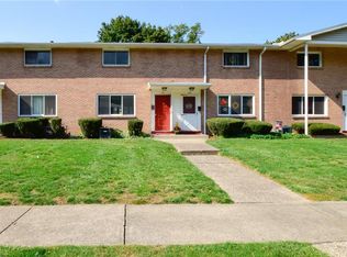 121 Woodhill Dr, Rochester, NY 14616