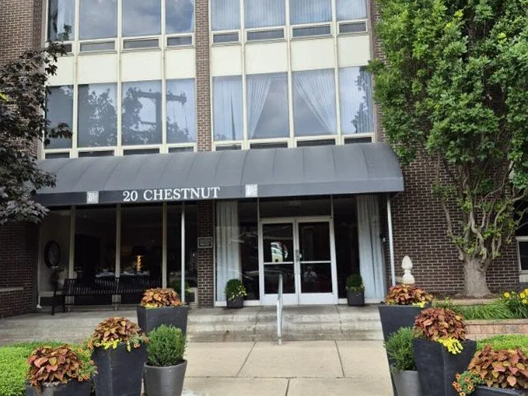 20 Chestnut St — Photo 2