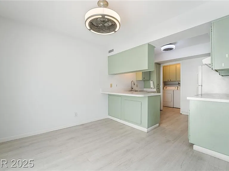 3141 Pinehurst Dr #C — Photo 21