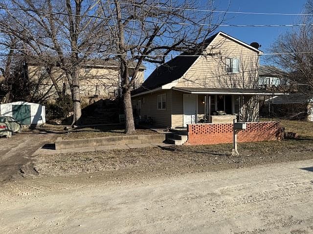 1st image of 723 1/2 N Cliff Dr