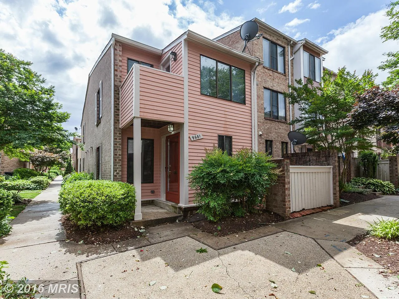 9681 Brassie Way photo 1