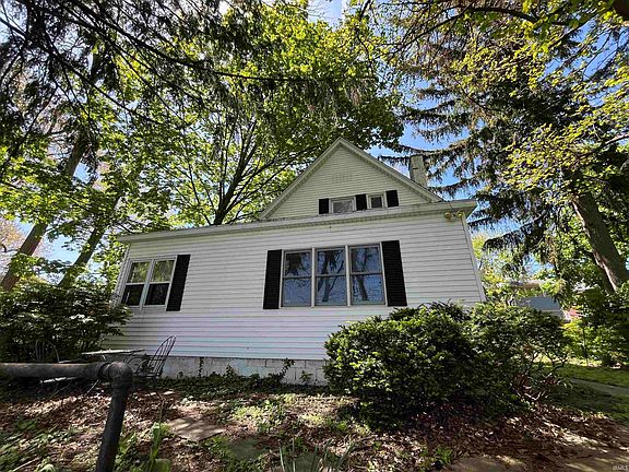 2nd image of 836 Dushane Ct