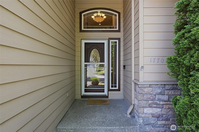 4th image of 17701 NE 25th Street