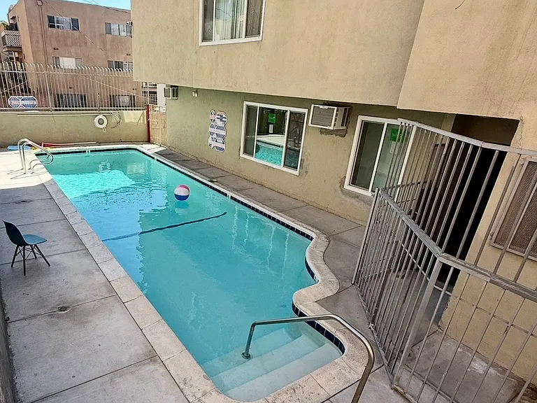 Berendo Apartments — Photo 16