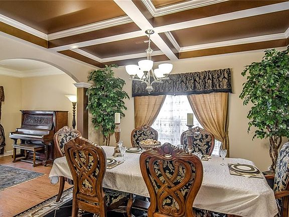 4th image of 2721 Edenridge Dr