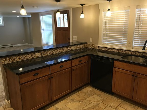 Bi-Level Granite Counters