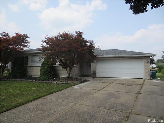 4th image of 34600 Michelle Dr