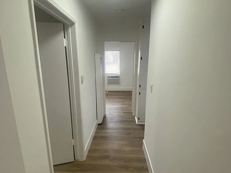 6136 Fulton Ave #9 — Photo 17