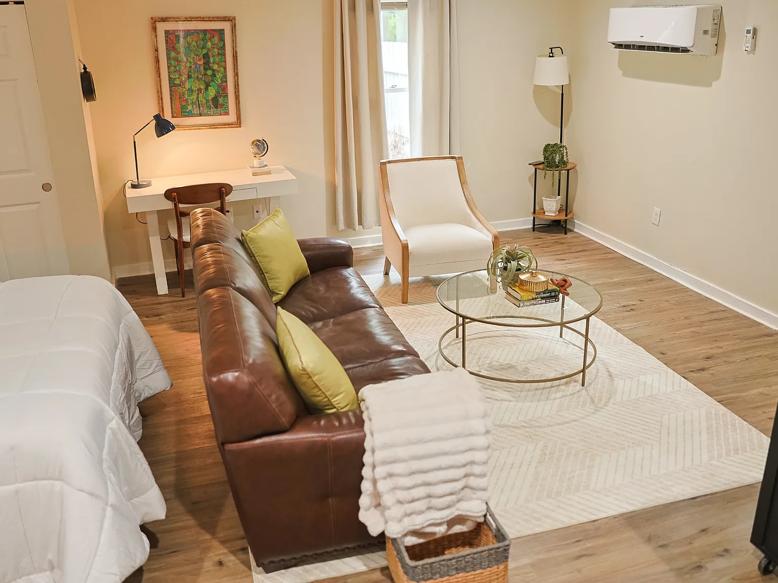 Studio, 750 sqft, $2,150 — Photo 3