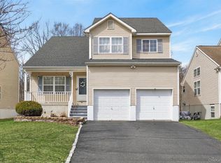 25 Alexander Drive, Washingtonville, NY 10992