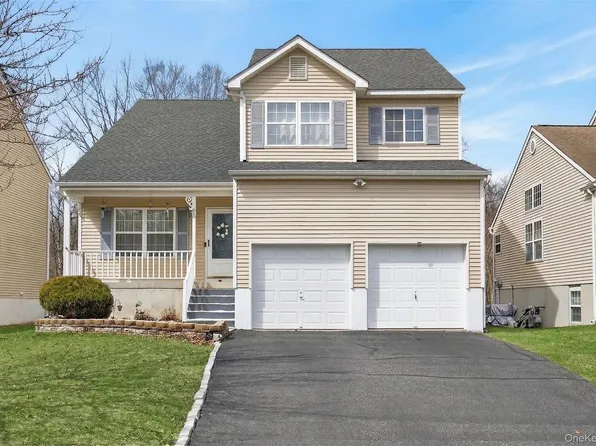 25 Alexander Drive, Washingtonville, NY 10992