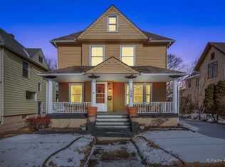 428 Dupage St, Elgin, IL 60120